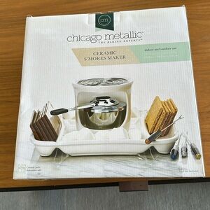 Chicago Metallic: The Baking Experts Ceramic S’mores Maker White New In Box